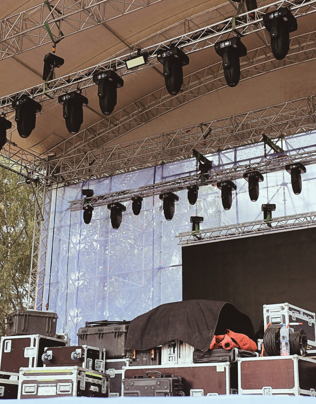 Sound and lighting equipment rental